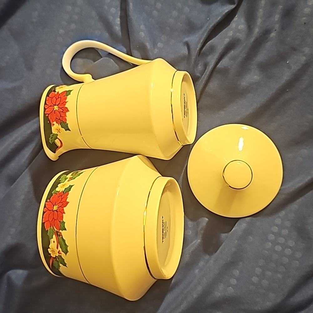 Tienshan sugar bowl with lid and creamer.